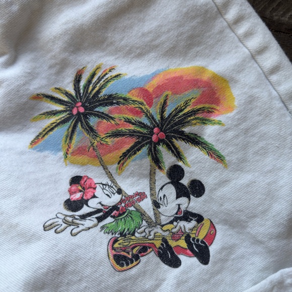 Rare vintage Disney White High-Waisted Shorts with Character and Palm Design - Picture 3 of 10